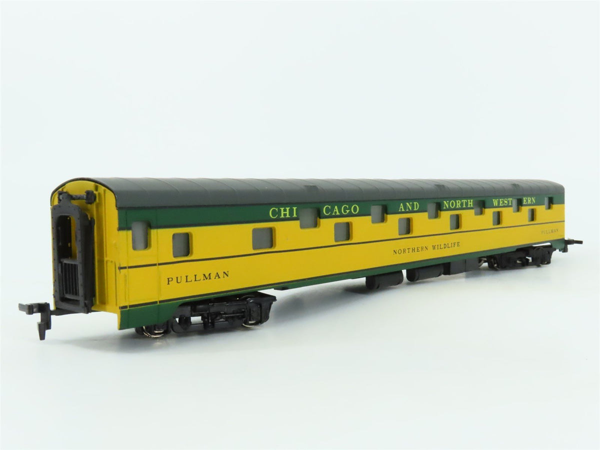HO Scale IHC 48046 CNW Railway Sleeper Passenger Car &quot;Northern Wildlife&quot;