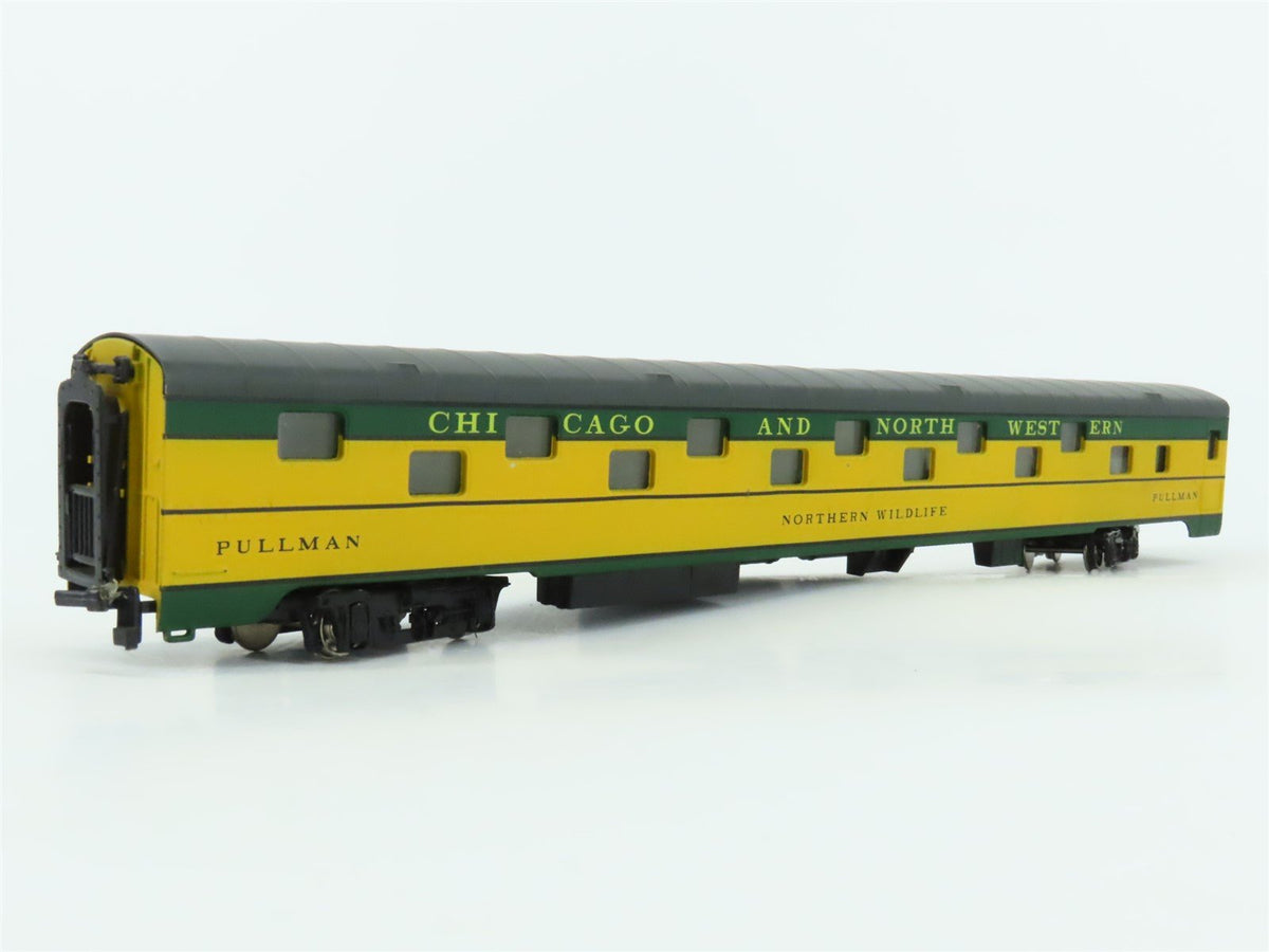 HO Scale IHC 48046 CNW Railway Sleeper Passenger Car &quot;Northern Wildlife&quot;