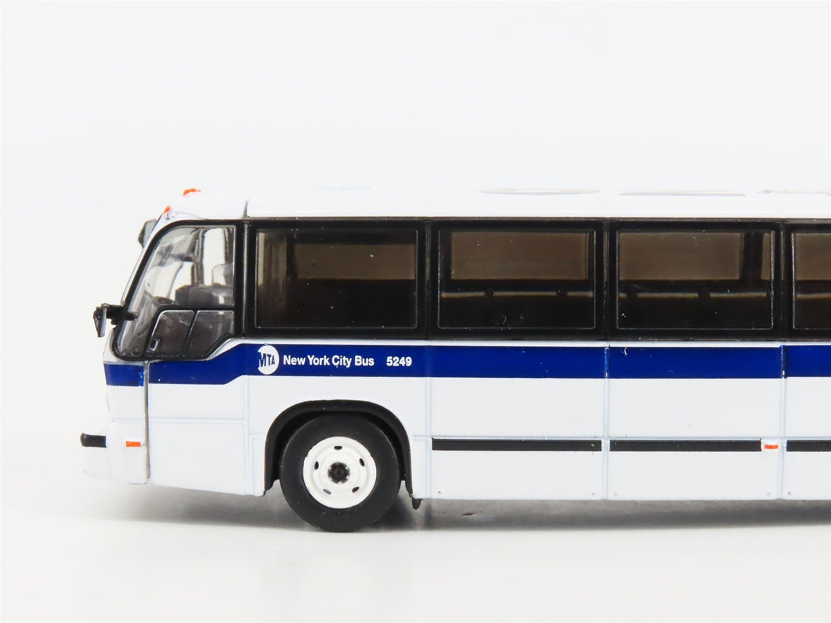 1:87 Scale Iconic Replicas 87-0313 Die-Cast New York City TMC RTS Transit Bus