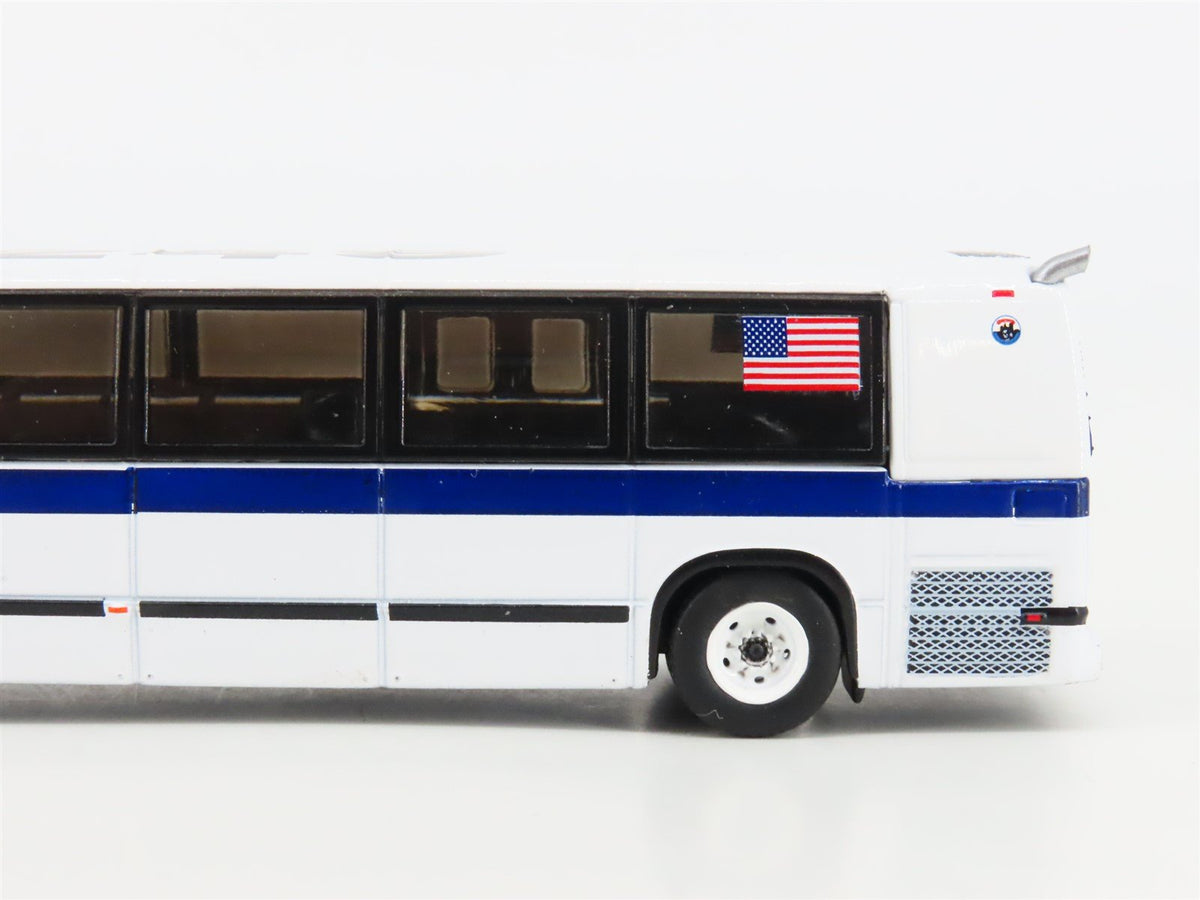 1:87 Scale Iconic Replicas 87-0313 Die-Cast New York City TMC RTS Transit Bus