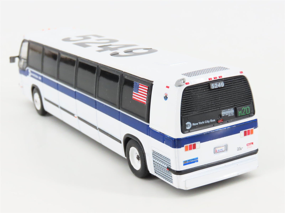 1:87 Scale Iconic Replicas 87-0313 Die-Cast New York City TMC RTS Transit Bus