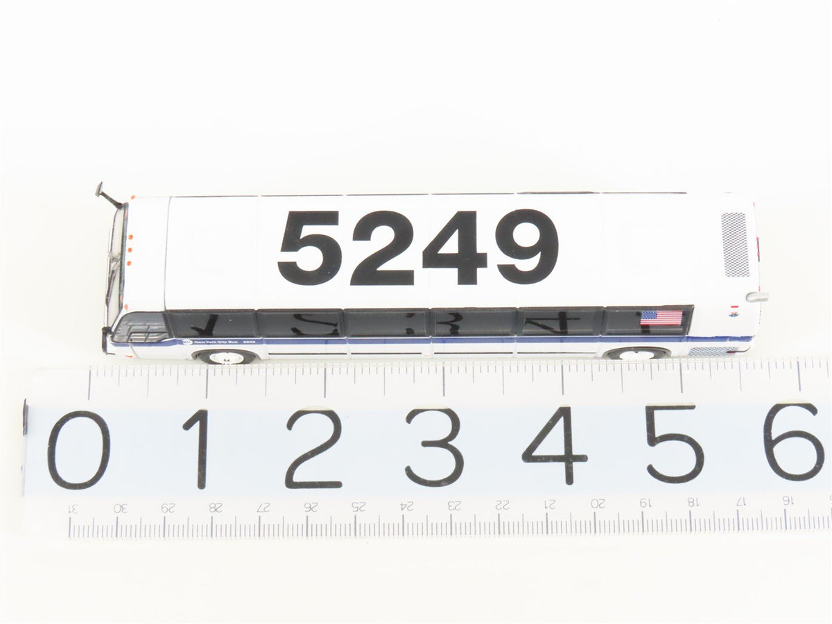 1:87 Scale Iconic Replicas 87-0313 Die-Cast New York City TMC RTS Transit Bus