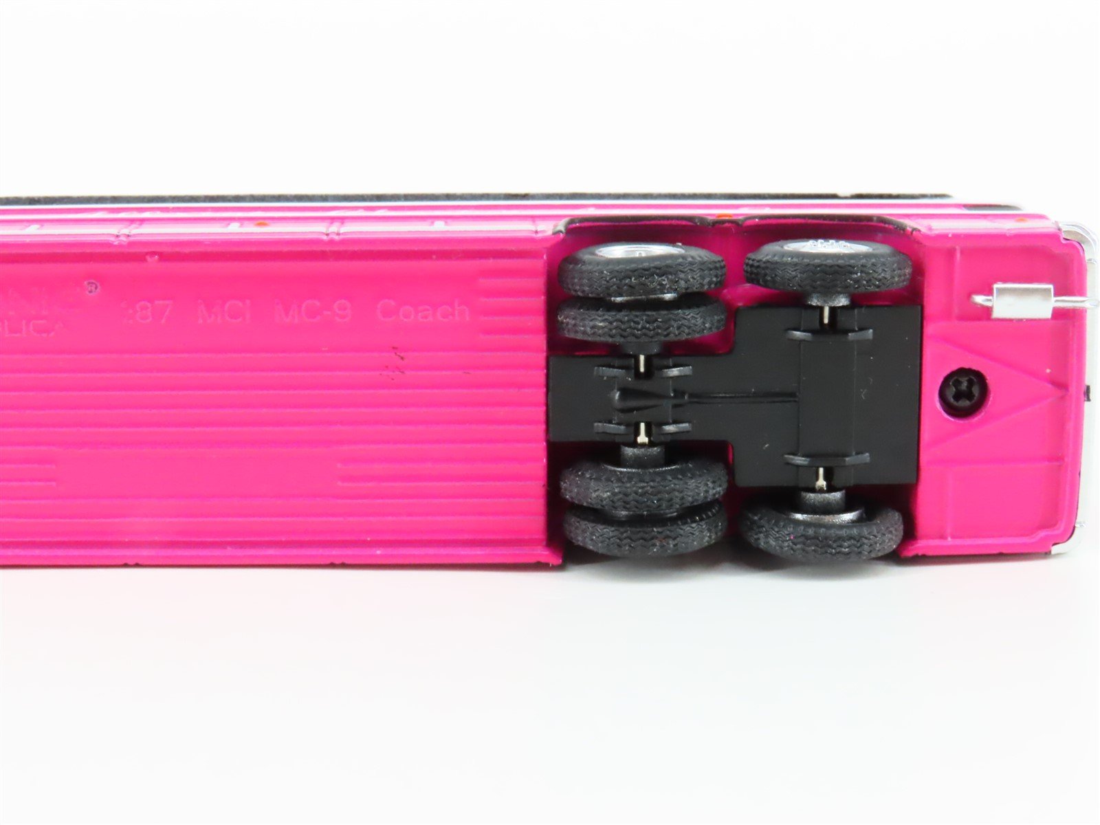 1:87 Iconic Replicas 87-0272 Diecast Allstate Charter Lines MCI MC-9 Coach Bus