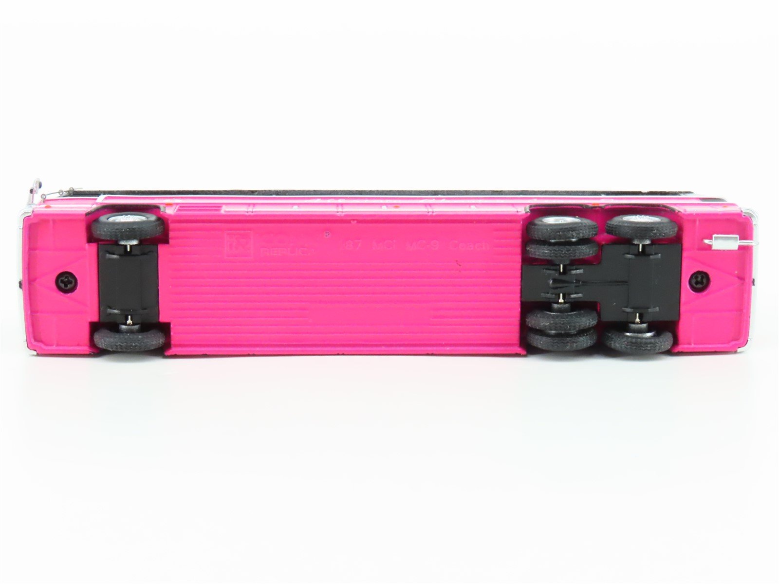 1:87 Iconic Replicas 87-0272 Diecast Allstate Charter Lines MCI MC-9 Coach Bus