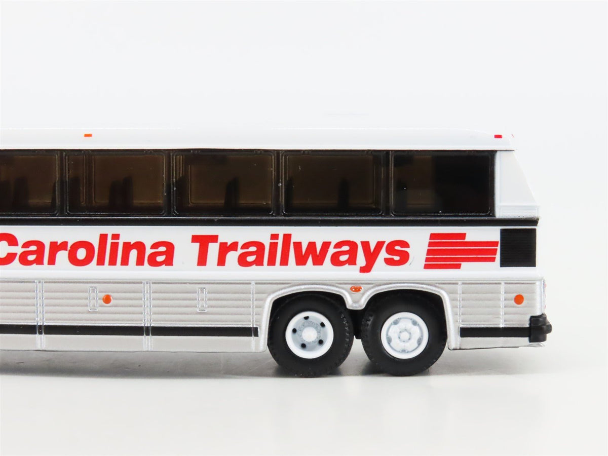 1:87 Scale Iconic Replicas 87-0326 Diecast Carolina Trailways MCI MC-9 Coach Bus
