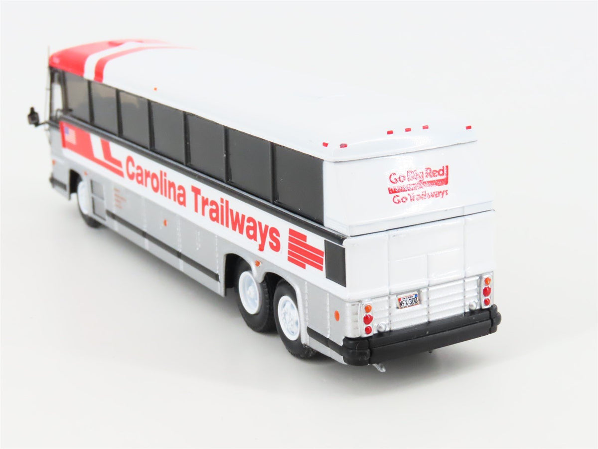 1:87 Scale Iconic Replicas 87-0326 Diecast Carolina Trailways MCI MC-9 Coach Bus