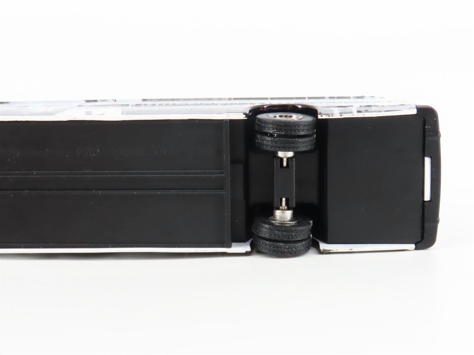 1:87 Iconic Replicas 87-0295 Diecast Lincoln Line Proterra Electric Transit Bus