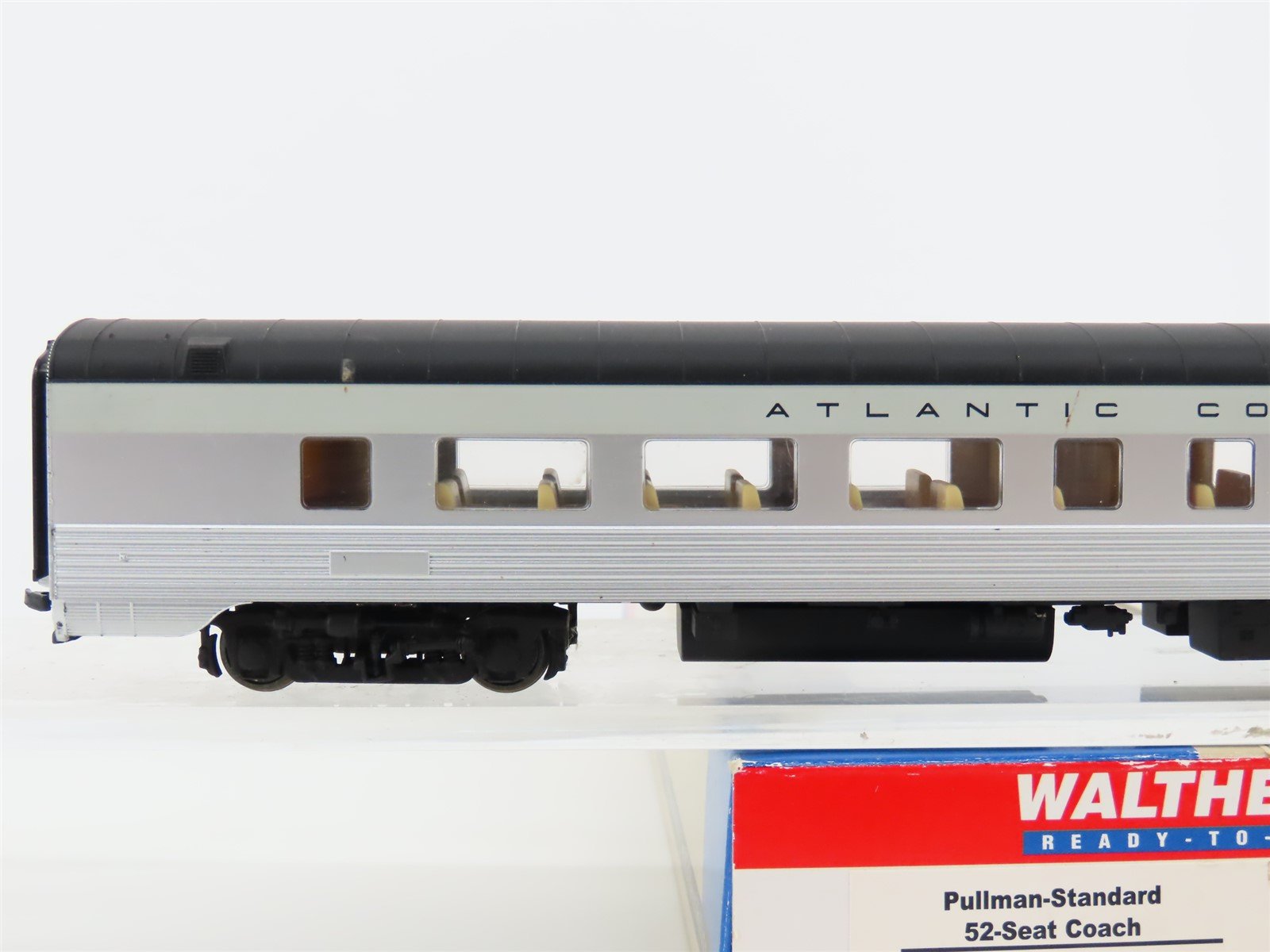 HO Scale Walthers 932-16764 ACL Atlantic Coast Line 52-Seat Coach Passenger