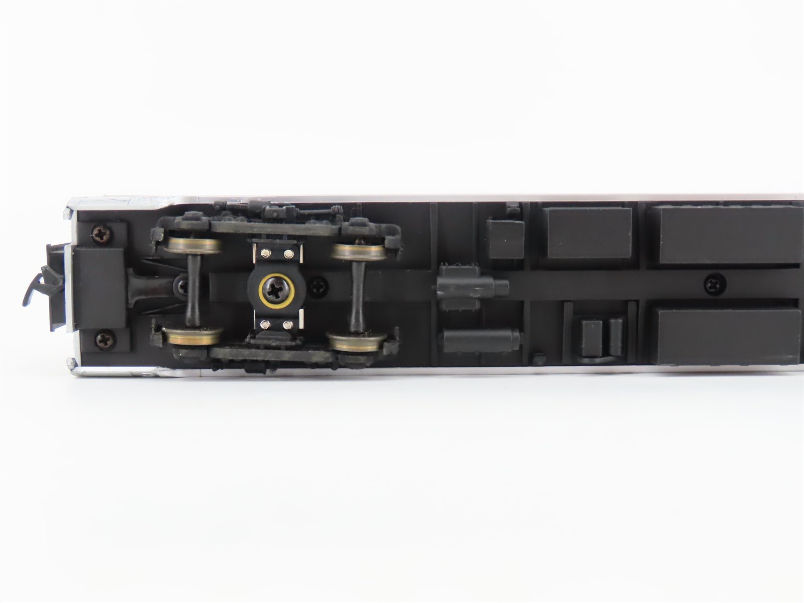 HO Scale Walthers 932-16764 ACL Atlantic Coast Line 52-Seat Coach Passenger