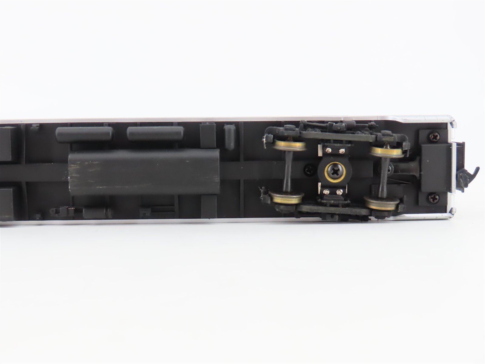 HO Scale Walthers 932-16764 ACL Atlantic Coast Line 52-Seat Coach Passenger