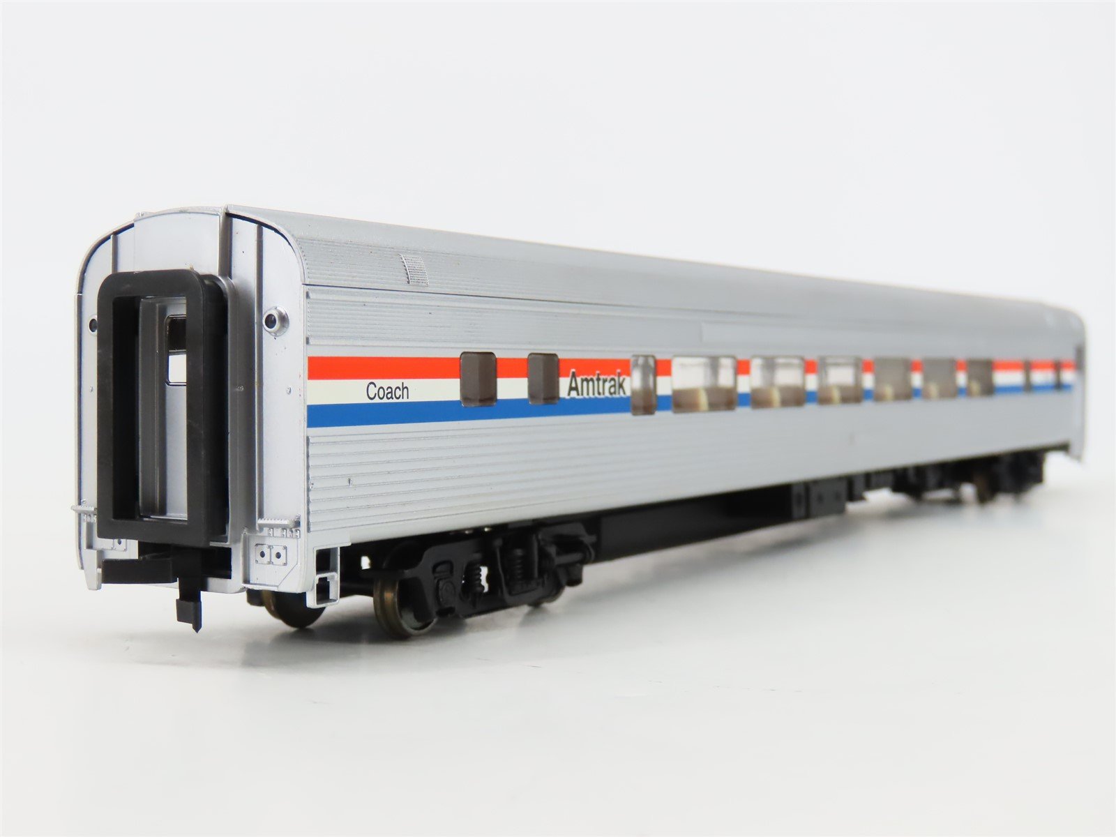 HO Scale Walthers 932-6423 AMTK Amtrak Phase 3 85' Budd Lounge Passenger Car