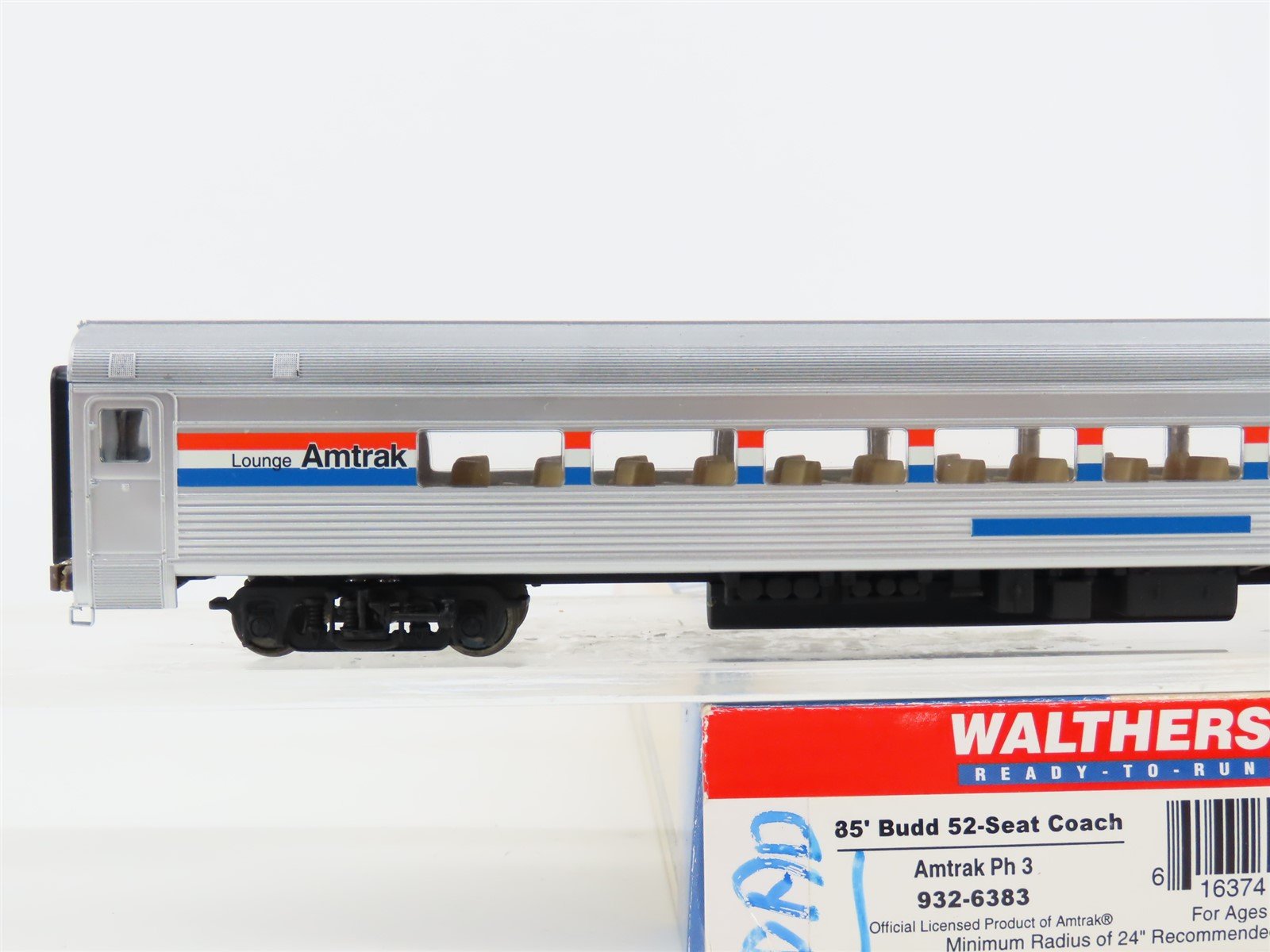 HO Scale Walthers 932-6383 AMTK Amtrak Ph 3 85' Budd 52-Seat Coach Passenger