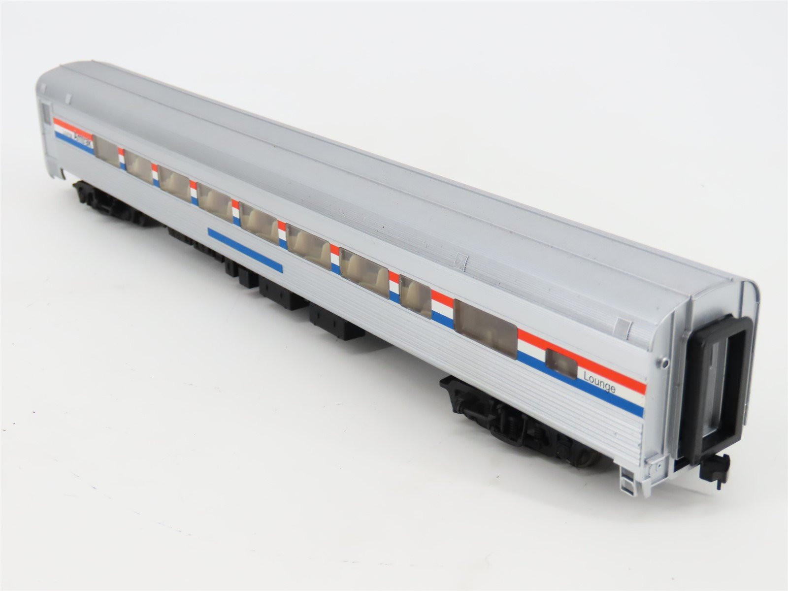 HO Scale Walthers 932-6383 AMTK Amtrak Ph 3 85' Budd 52-Seat Coach Passenger