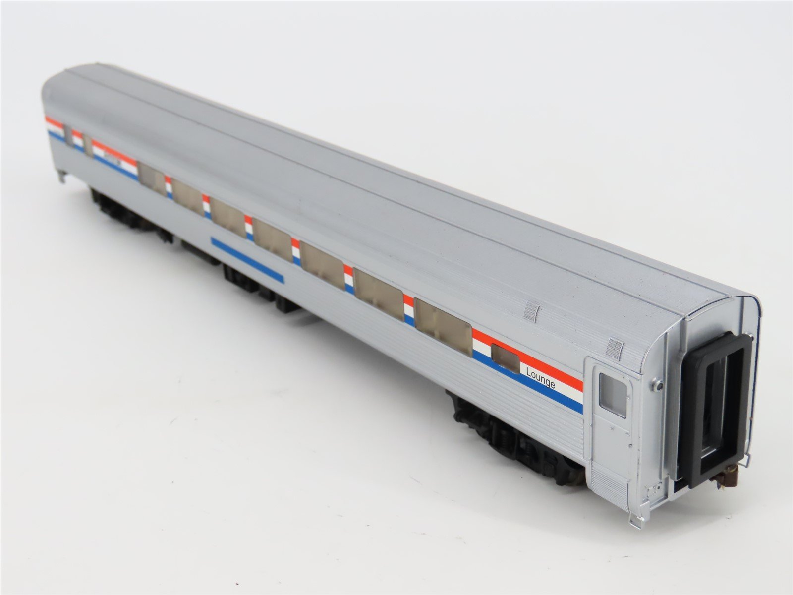 HO Scale Walthers 932-6383 AMTK Amtrak Ph 3 85' Budd 52-Seat Coach Passenger