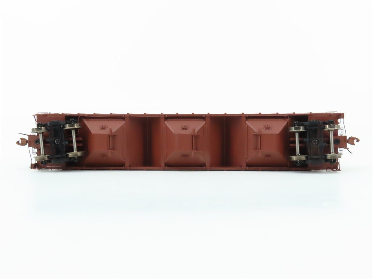 HO Scaletrains Rivet Counter SXT30735 CR Conrail 3-Bay Covered Hopper #886965
