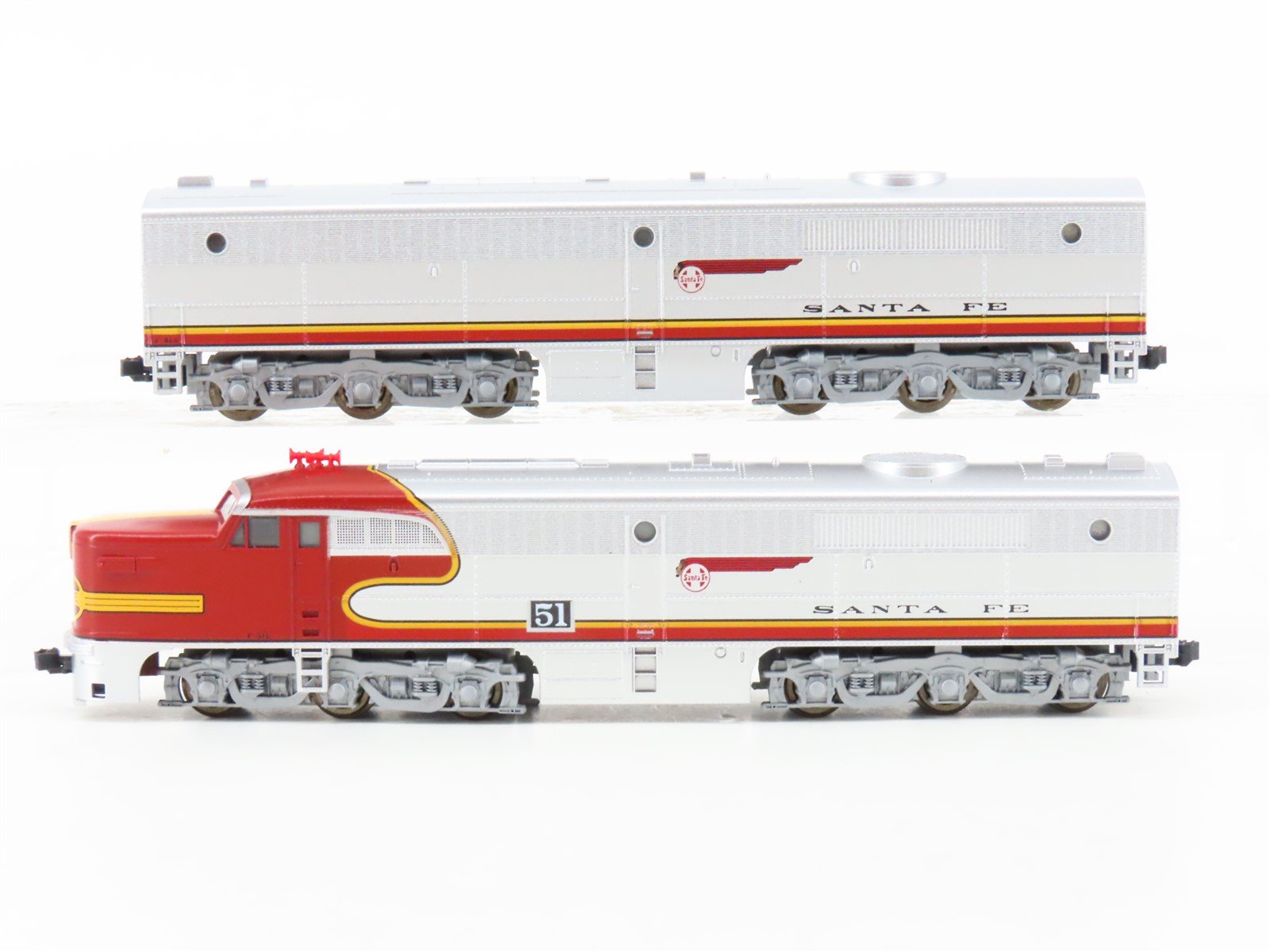 N KATO 106-0501 ATSF "Warbonnet" ALCO PA-1/PB-1 Diesel Set #51L/A - DCC Ready