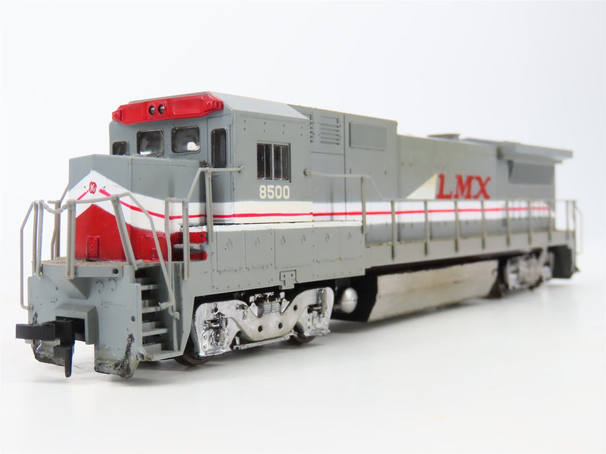 HO Scale Walthers 931-158 LMX Leasing Dash 8-40B Diesel Locomotive #8500