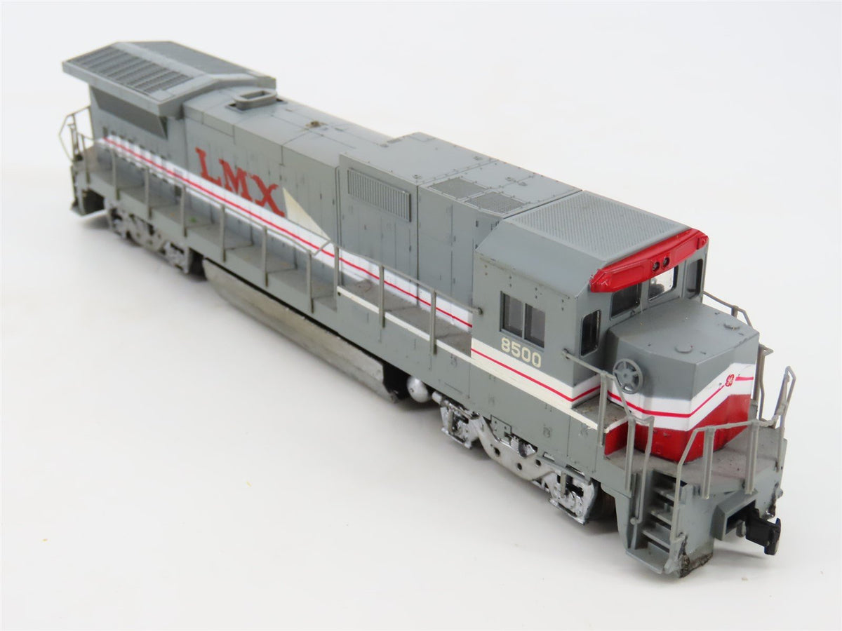 HO Scale Walthers 931-158 LMX Leasing Dash 8-40B Diesel Locomotive #8500