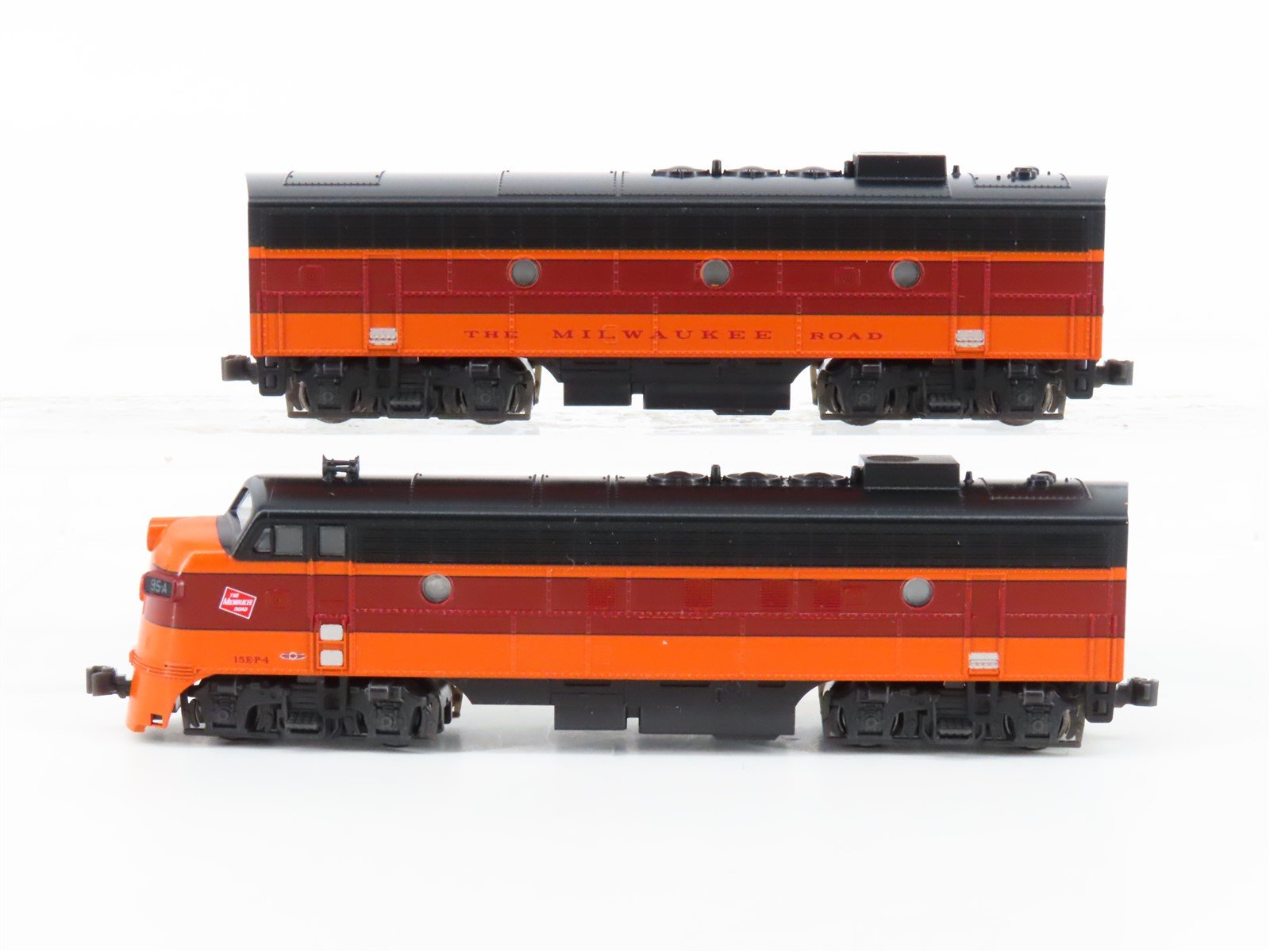 N KATO 106-0430 MILW Milwaukee Road FP7A/F7B Diesel Set #95A/B - DCC Ready