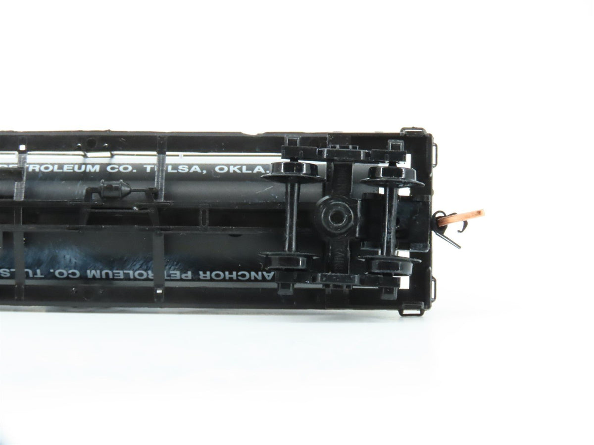 N Micro Trains MTL NSC 03-13 Anchor Petroleum 39&#39; Single Dome Tank Car - Custom