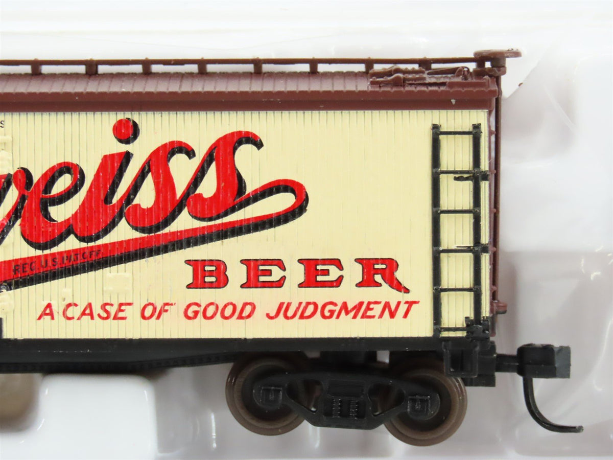 N Scale Atlas 41404 URT Edelweiss Beer 40&#39; Woodside Reefer #18303
