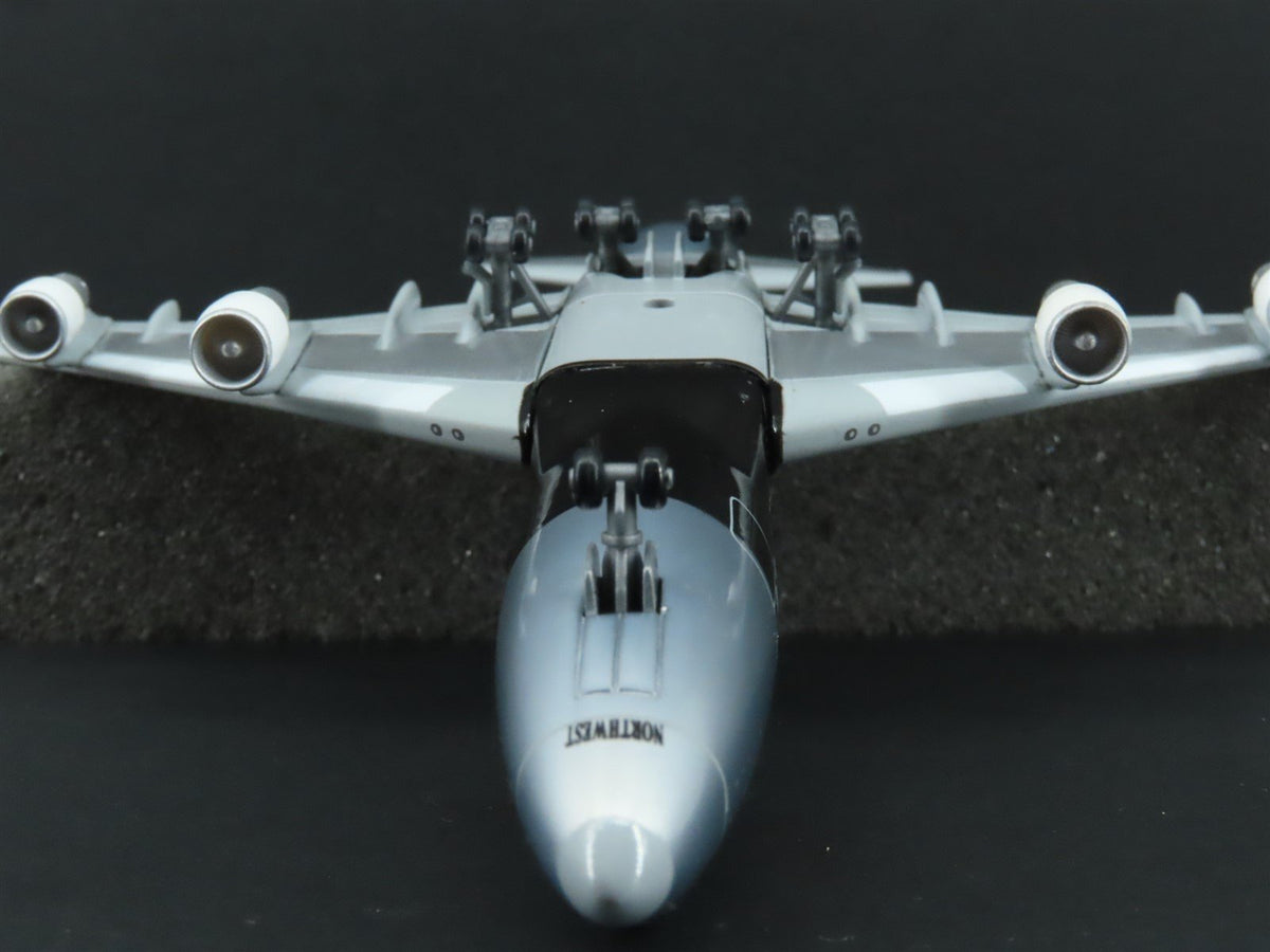 1:400 Dragon Wings 55087 Die-Cast Northwest Boeing B747-2J9F Aircraft N630US
