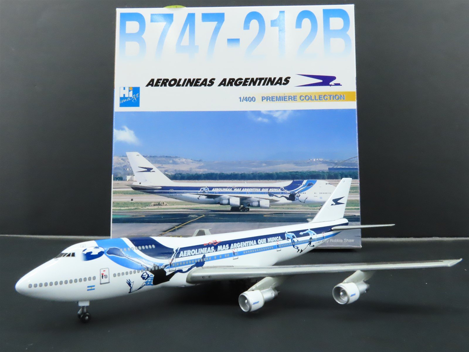 1:400 Dragon Wings 55030 Die-Cast Aerolineas Argentinas Boeing 747-212B Aircraft