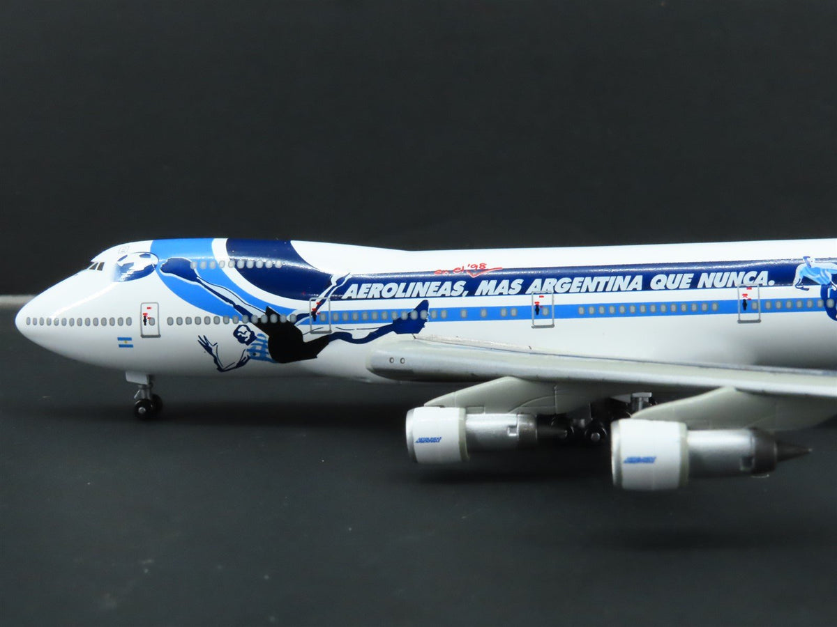 1:400 Dragon Wings 55030 Die-Cast Aerolineas Argentinas Boeing 747-212B Aircraft
