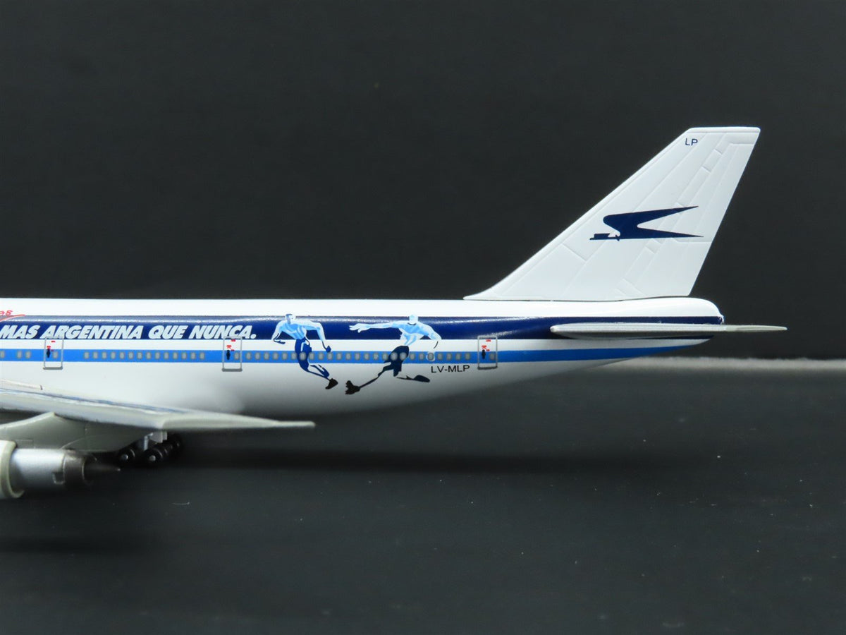 1:400 Dragon Wings 55030 Die-Cast Aerolineas Argentinas Boeing 747-212B Aircraft
