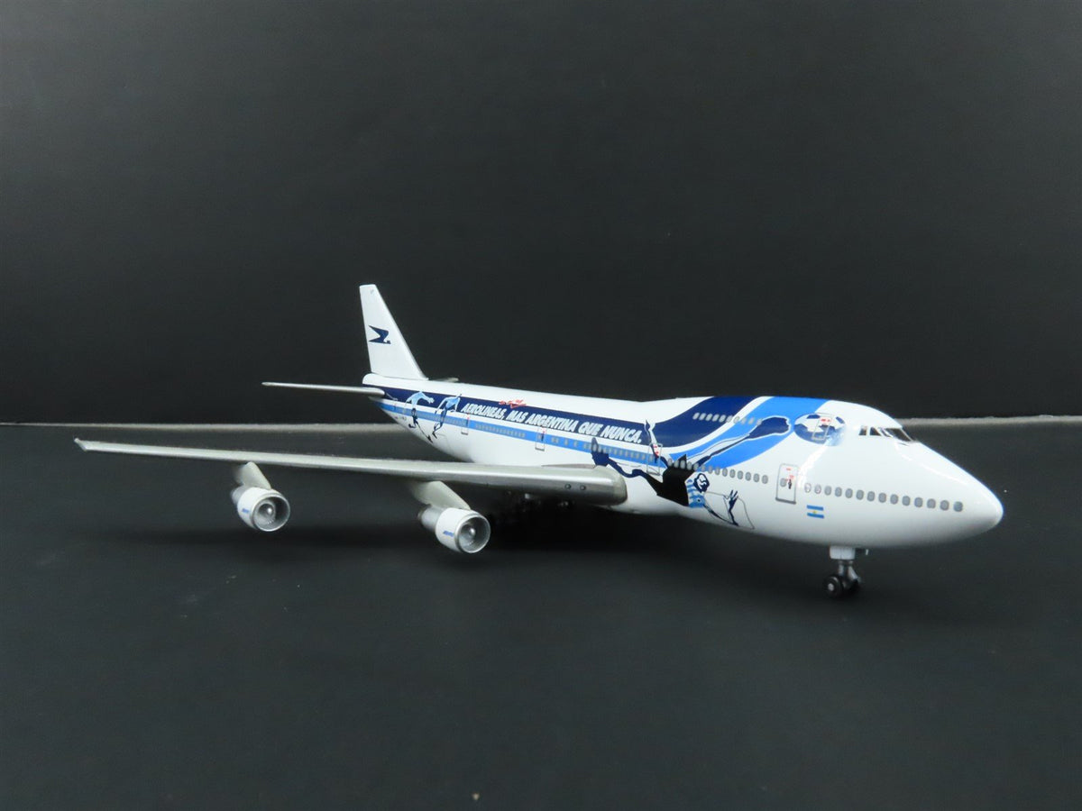 1:400 Dragon Wings 55030 Die-Cast Aerolineas Argentinas Boeing 747-212B Aircraft