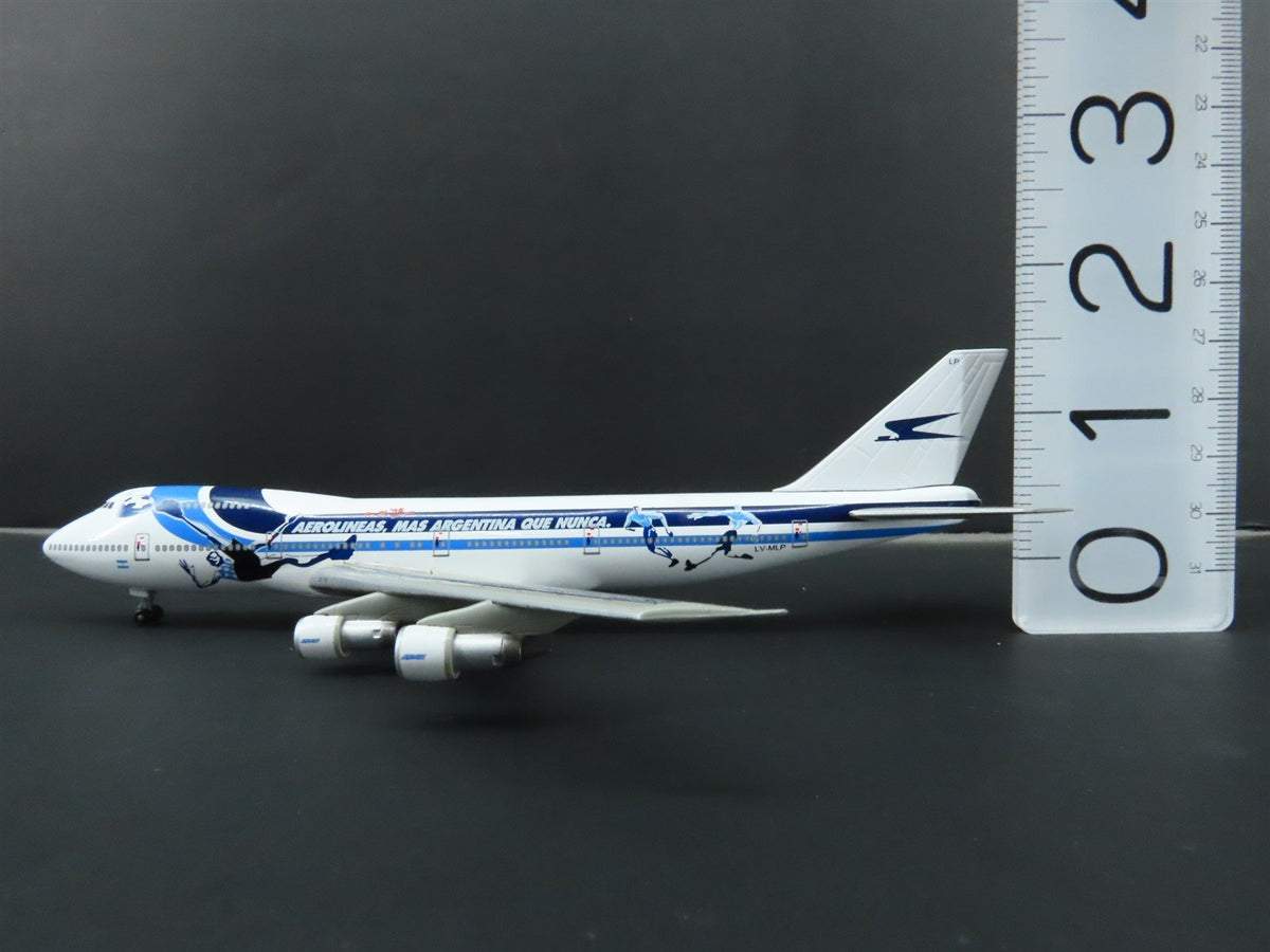 1:400 Dragon Wings 55030 Die-Cast Aerolineas Argentinas Boeing 747-212B Aircraft