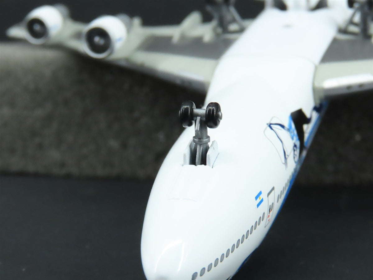 1:400 Dragon Wings 55030 Die-Cast Aerolineas Argentinas Boeing 747-212B Aircraft