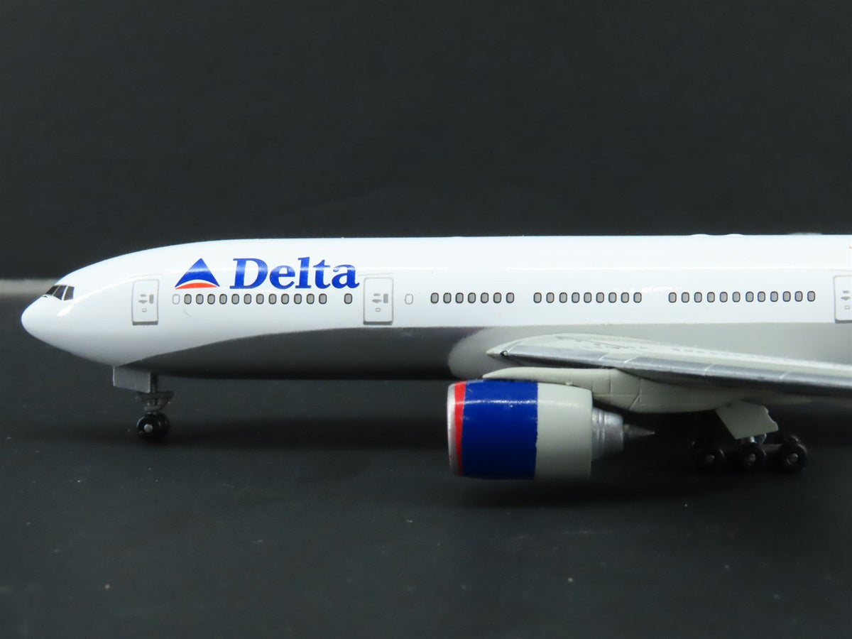 1:400 Scale Dragon Wings 55198 Die-Cast Delta Boeing B777-232 Aircraft N863DA