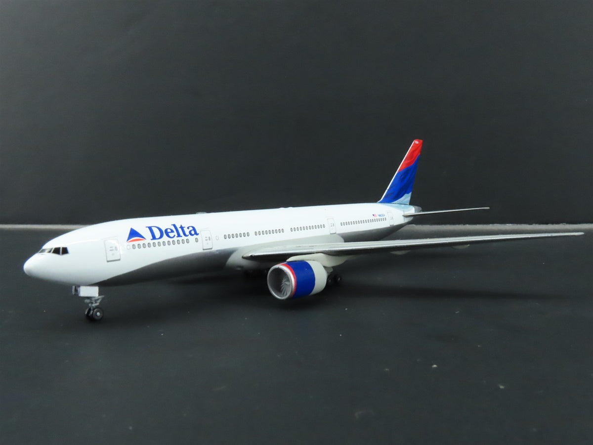1:400 Scale Dragon Wings 55198 Die-Cast Delta Boeing B777-232 Aircraft N863DA