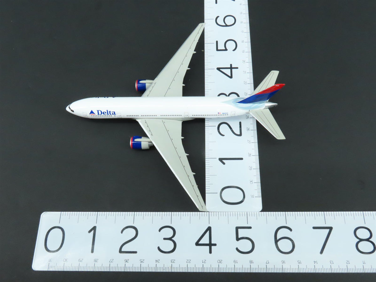 1:400 Scale Dragon Wings 55198 Die-Cast Delta Boeing B777-232 Aircraft N863DA