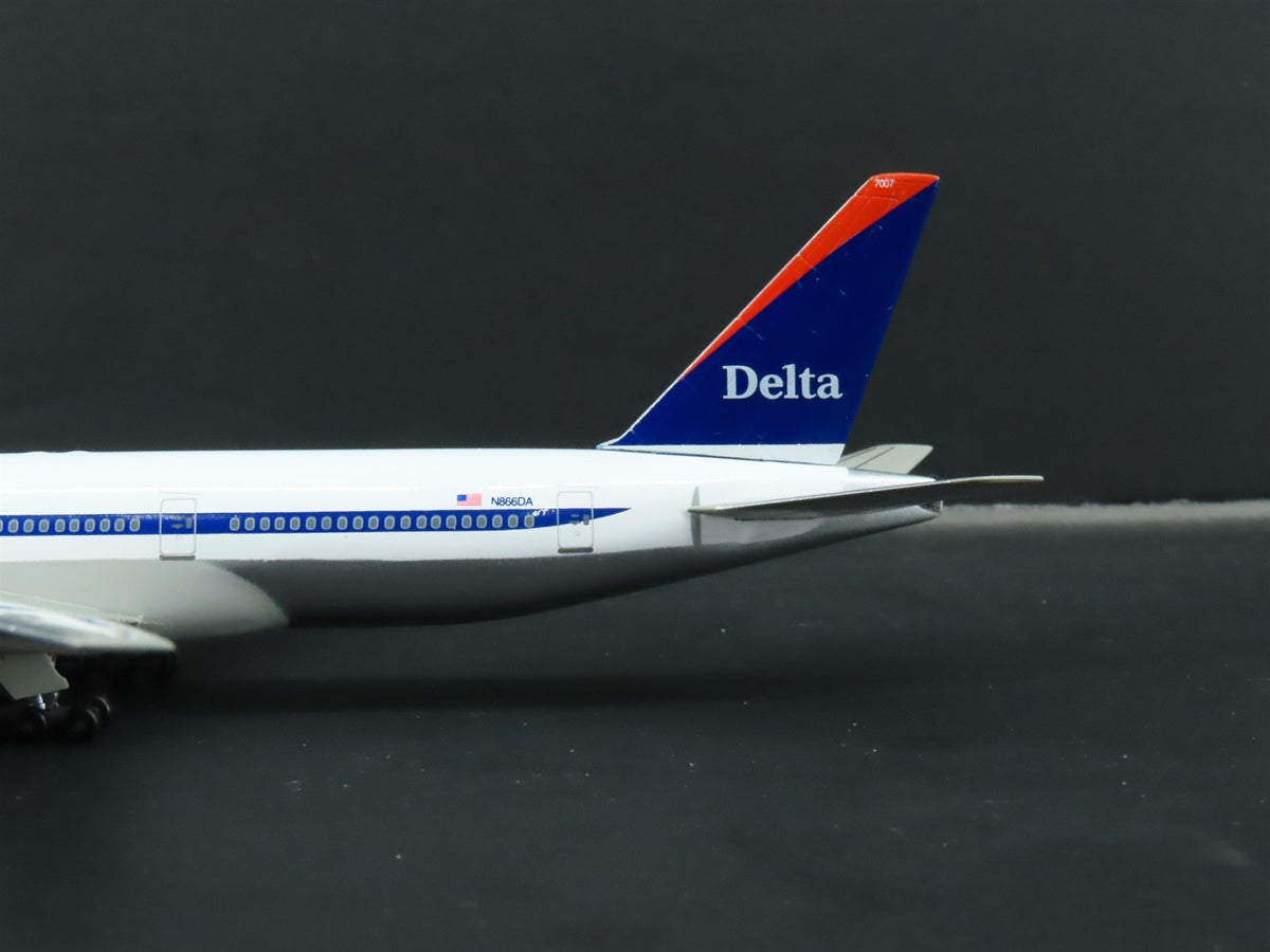 1:400 Scale Dragon Wings 55237 Die-Cast Delta Boeing B777-232 Aircraft N866DA