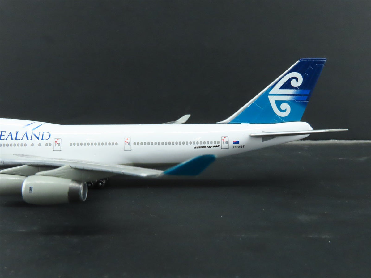 1:400 Dragon Wings 55131 Die-Cast Air New Zealand Boeing 747-419 Aircraft ZK-NBT