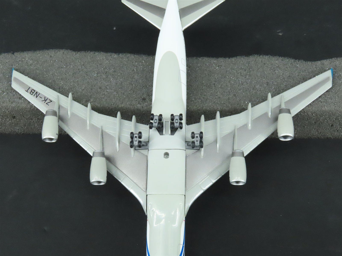 1:400 Dragon Wings 55131 Die-Cast Air New Zealand Boeing 747-419 Aircraft ZK-NBT