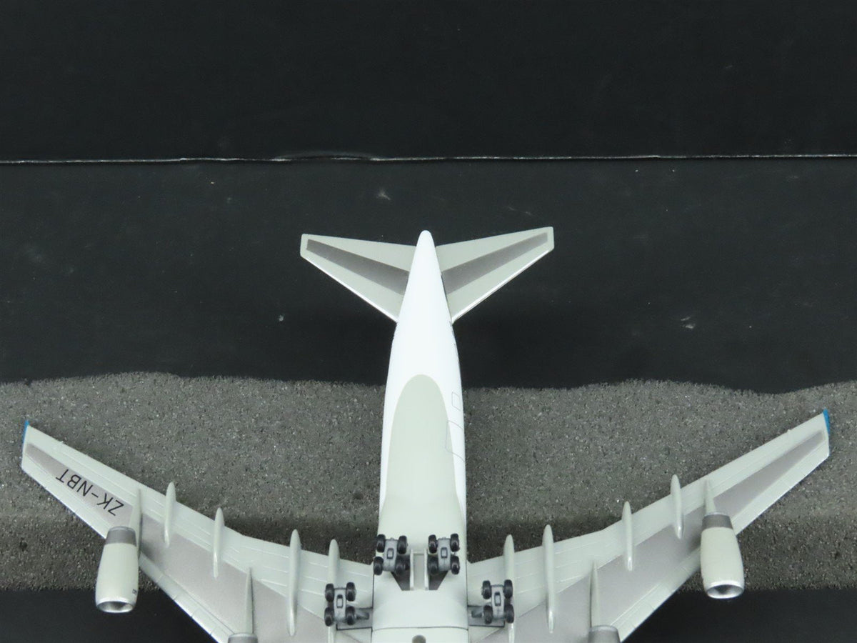 1:400 Dragon Wings 55131 Die-Cast Air New Zealand Boeing 747-419 Aircraft ZK-NBT