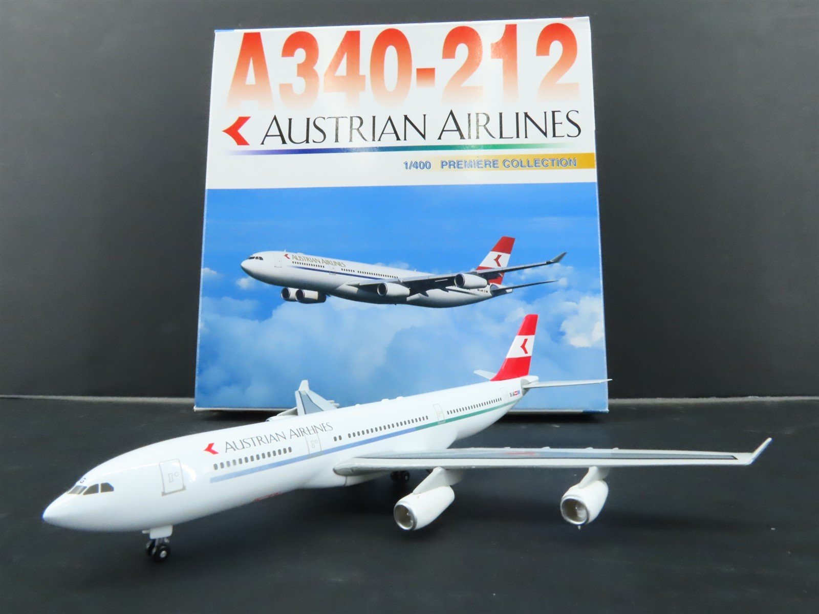1:400 Scale Dragon Wings 55004 Die-Cast Austrian Airbus A340-212 Aircraft DE-LAG