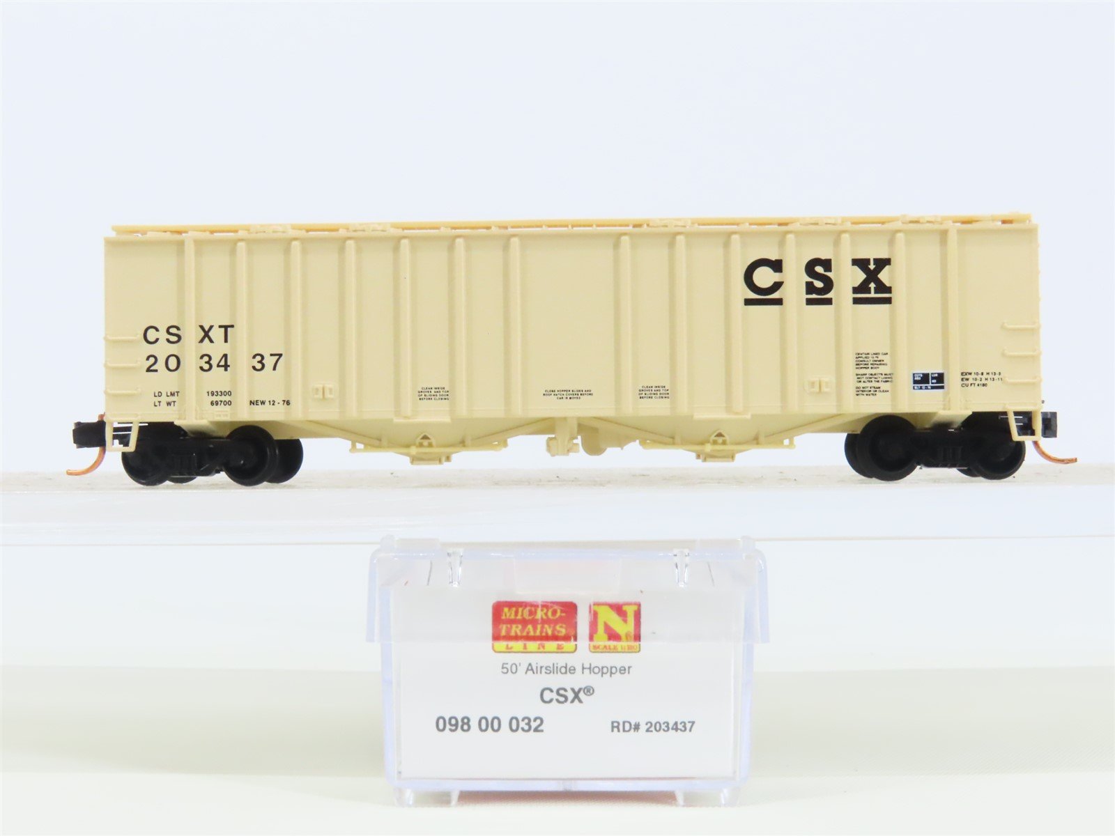 N Scale Micro-Trains MTL 09800032 CSXT 50' Airslide 2-Bay Hopper Car #203437