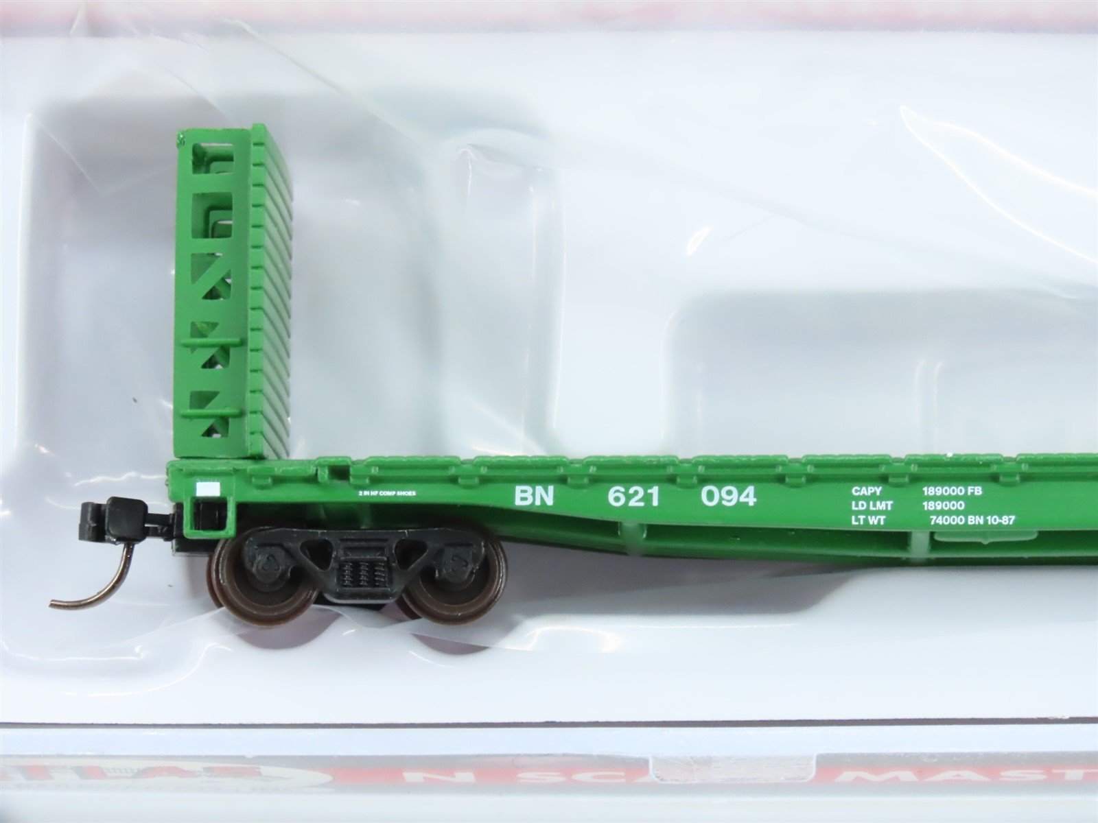 N Scale Atlas #50005791 BN Burlington Northern 48' GSI Bulkhead Flat Car #621094