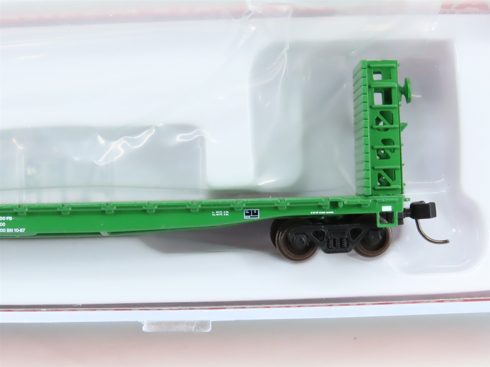 N Scale Atlas #50005789 BN Burlington Northern 48' GSI Bulkhead Flat Car #621058