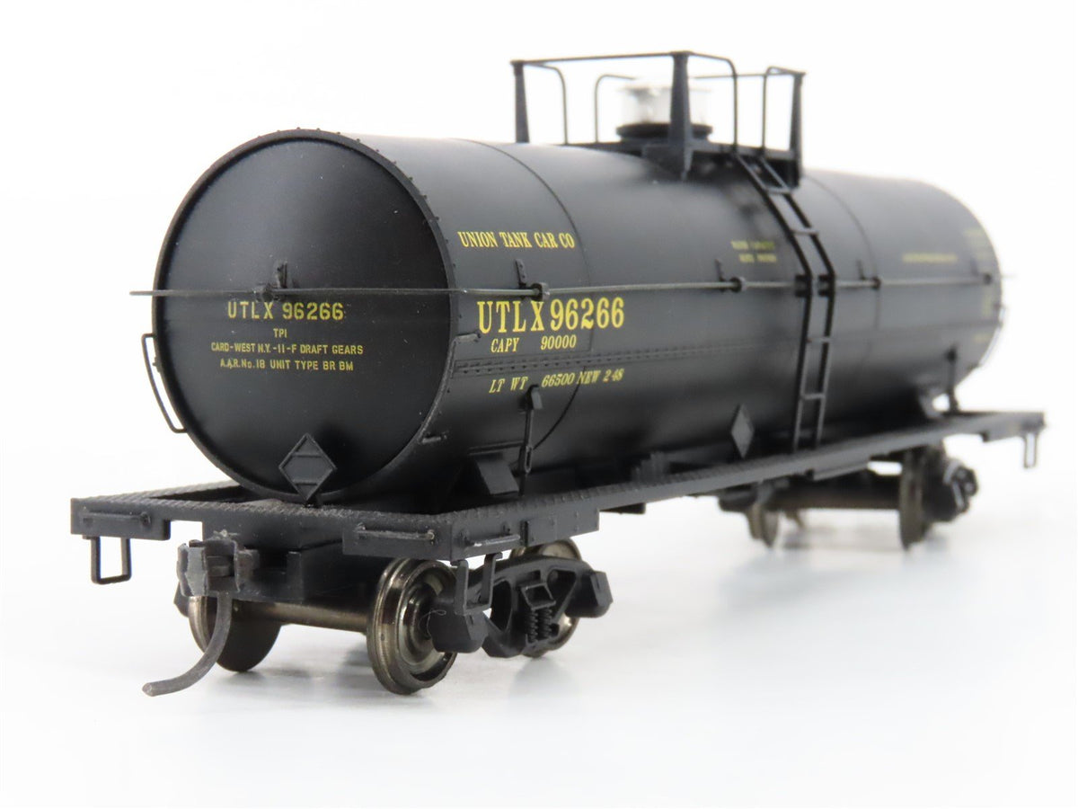 HO Scale Atlas 1072-1 UTLX Union 11,000 Gallon Single Dome Tank Car #96266