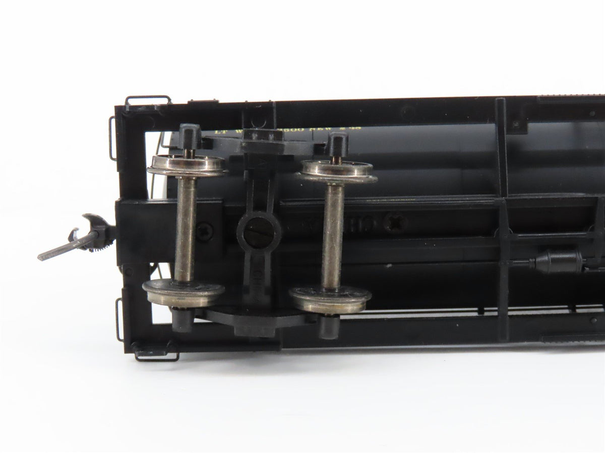 HO Scale Atlas 1072-1 UTLX Union 11,000 Gallon Single Dome Tank Car #96266