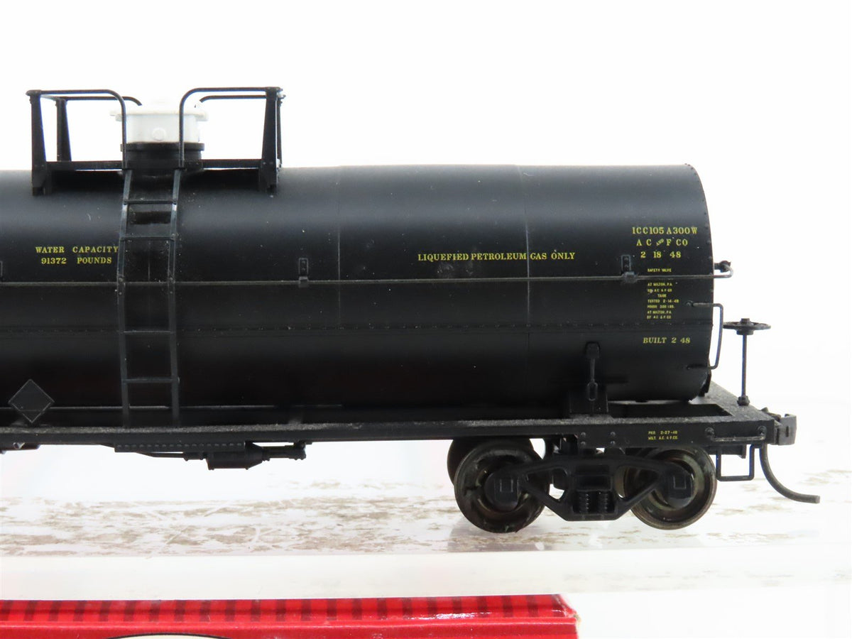 HO Scale Atlas 1072-2 UTLX Union 11,000 Gallon Single Dome Tank Car #96269