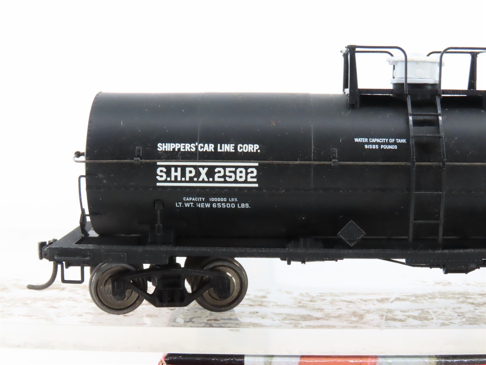 HO Scale Atlas 1065-2 SHPX Shippers 11,000 Gallon Single Dome Tank Car #2582