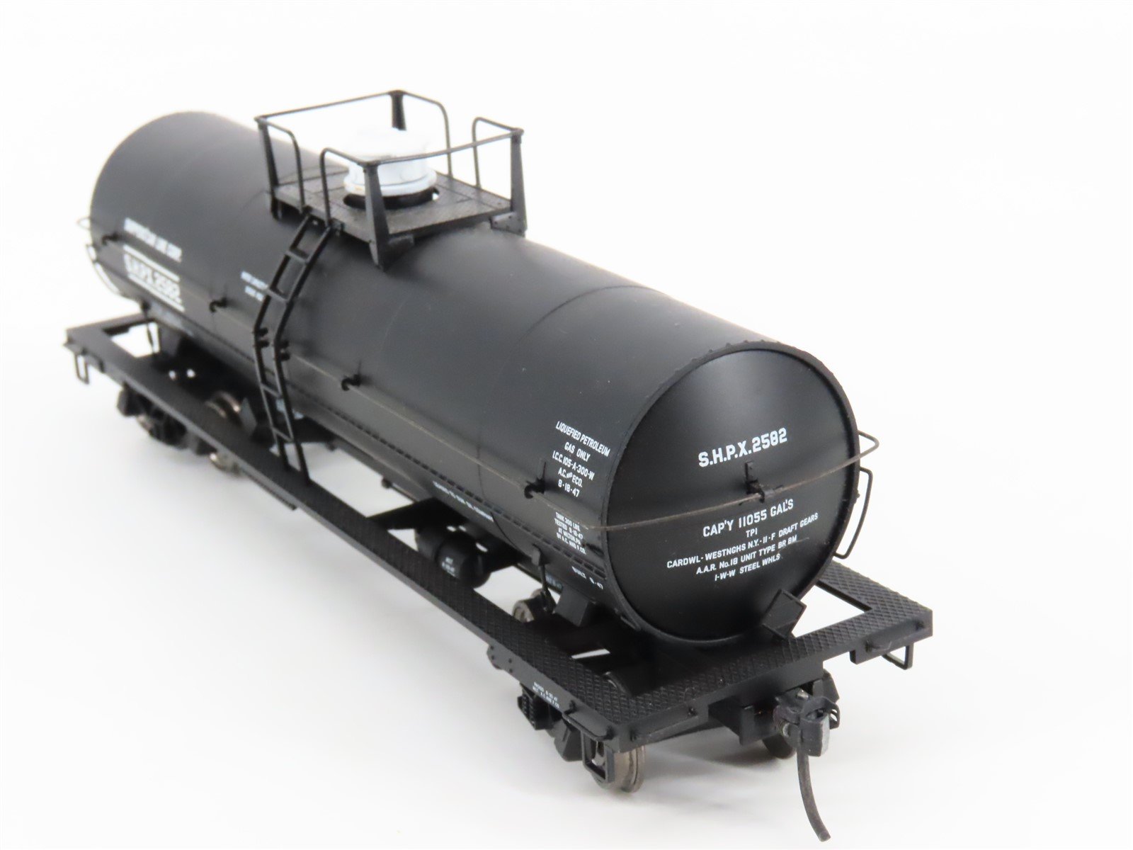 HO Scale Atlas 1065-2 SHPX Shippers 11,000 Gallon Single Dome Tank Car #2582