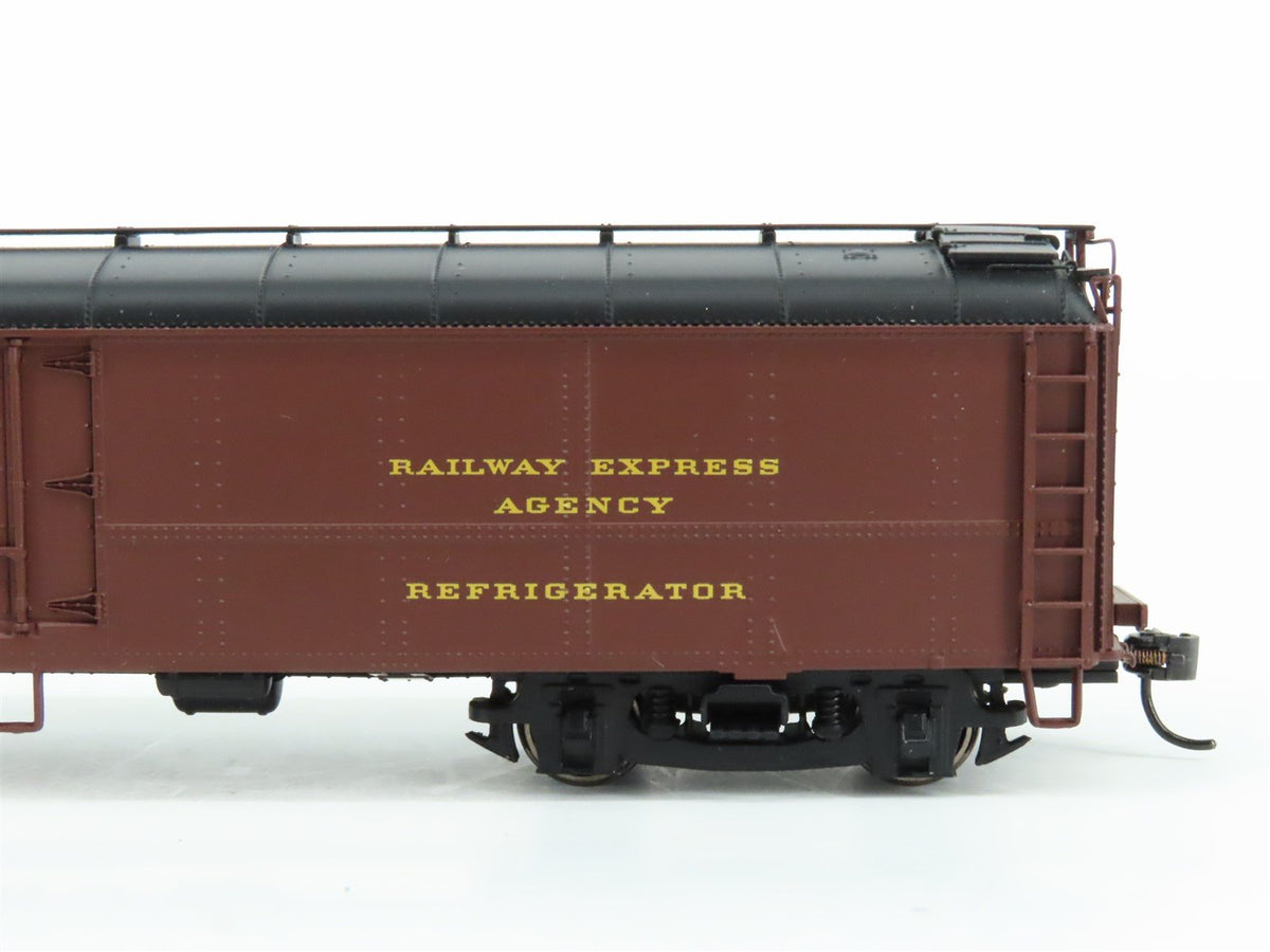 HO Scale Walthers Proto #92017224 PRR Pennsylvania 50&#39; Express Reefer #2670