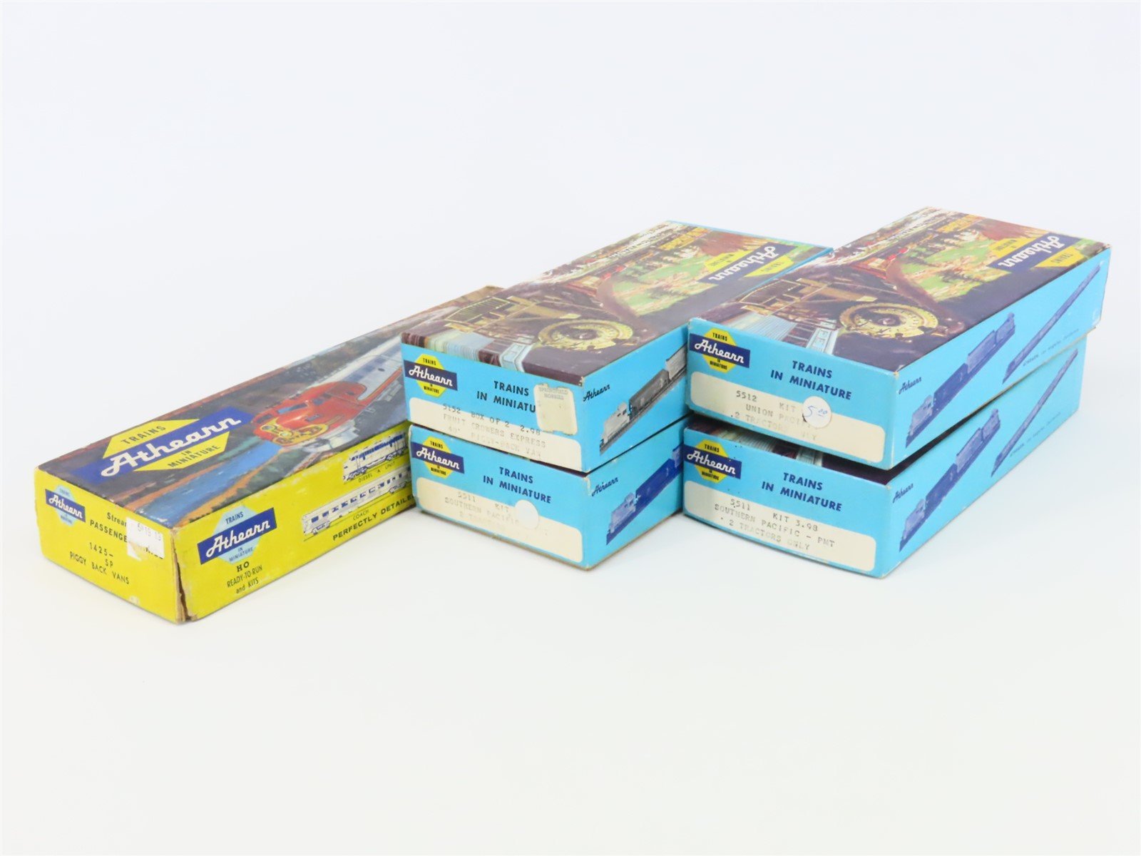 LOT of 13 HO Scale Athearn UP/SP/PFE/B&O Tractors & Piggy Van Kits